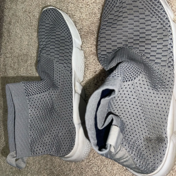 Sneakers - Picture 5 of 5